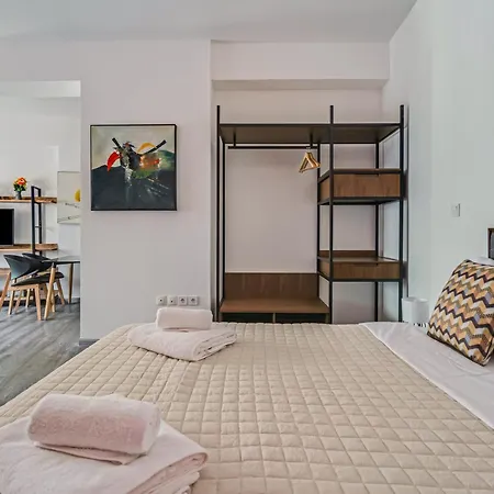 Sanders Center Apartment Athens