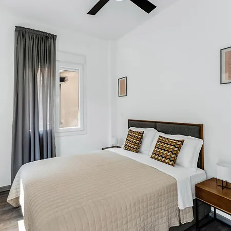 Sanders Center Apartment Athen
