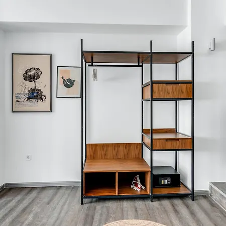 Apartment Sanders Center *
