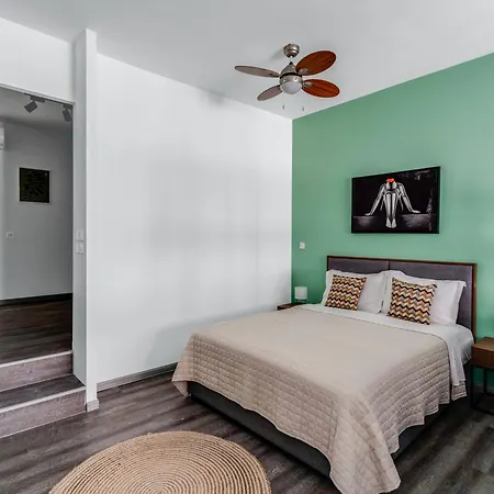 Sanders Center Apartment Athens