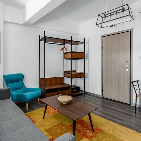 Sanders Center Apartment *